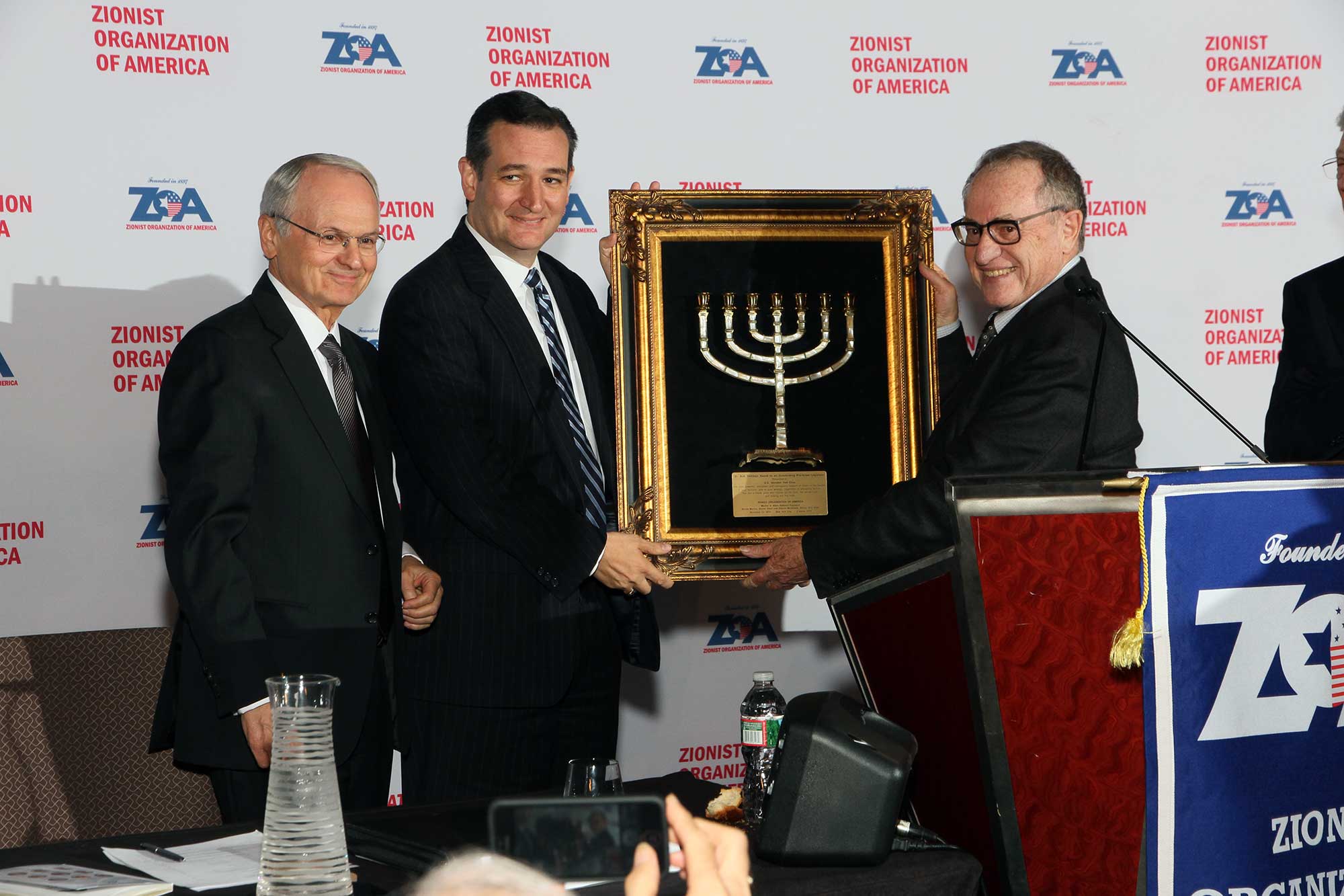 NY Jewish Week Article Calls ZOA Dinner “Old Time Zionist Revival Meeting”