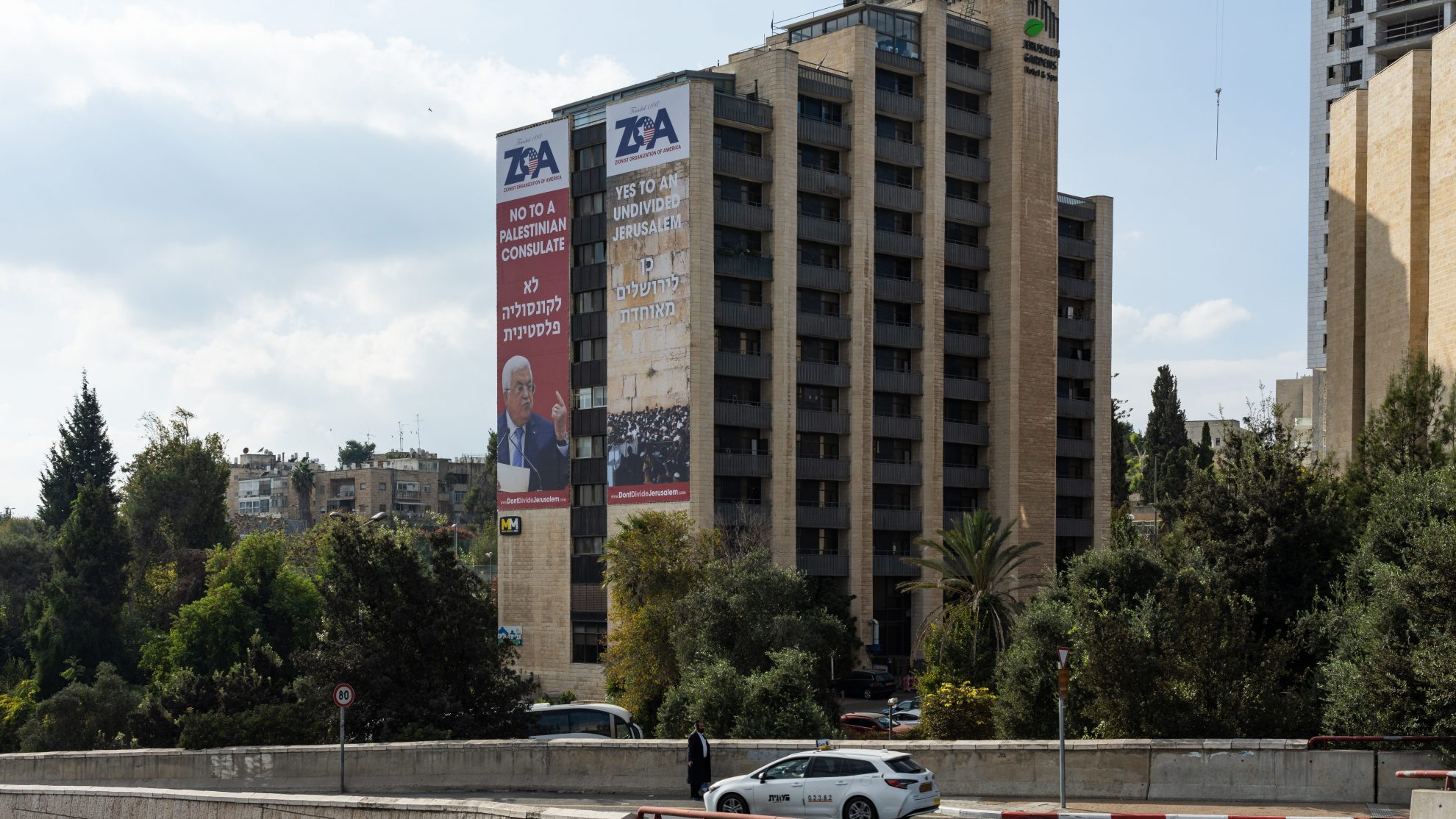Huge ZOA Jerusalem Banners/Others Pressure Biden to Not Open U.S. Consulate for Palestinians in Jerusalem – The Media Line